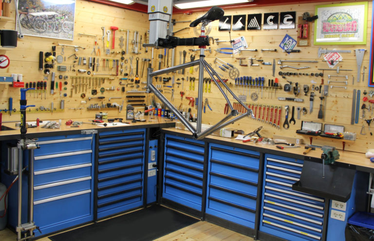 taller de reparaciones Antigua Bike